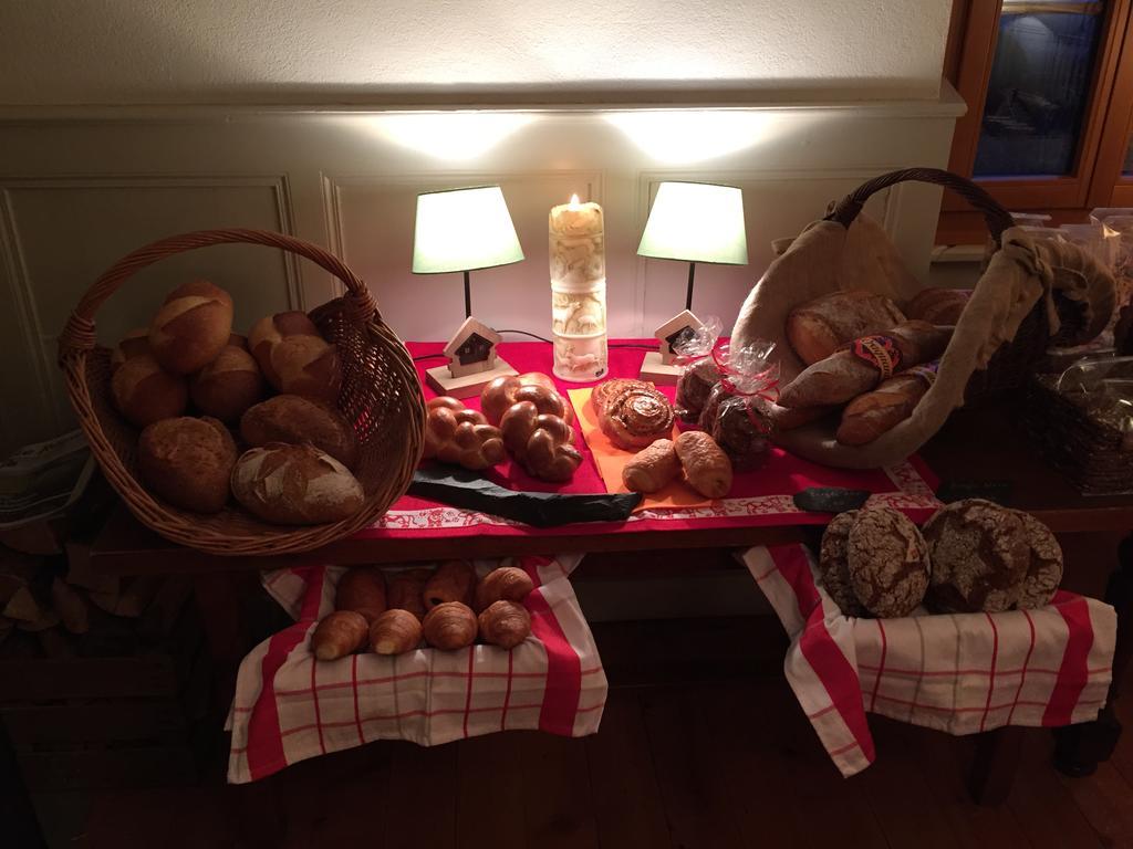 Heidi'S Guesthouse Frenieres Екстер'єр фото